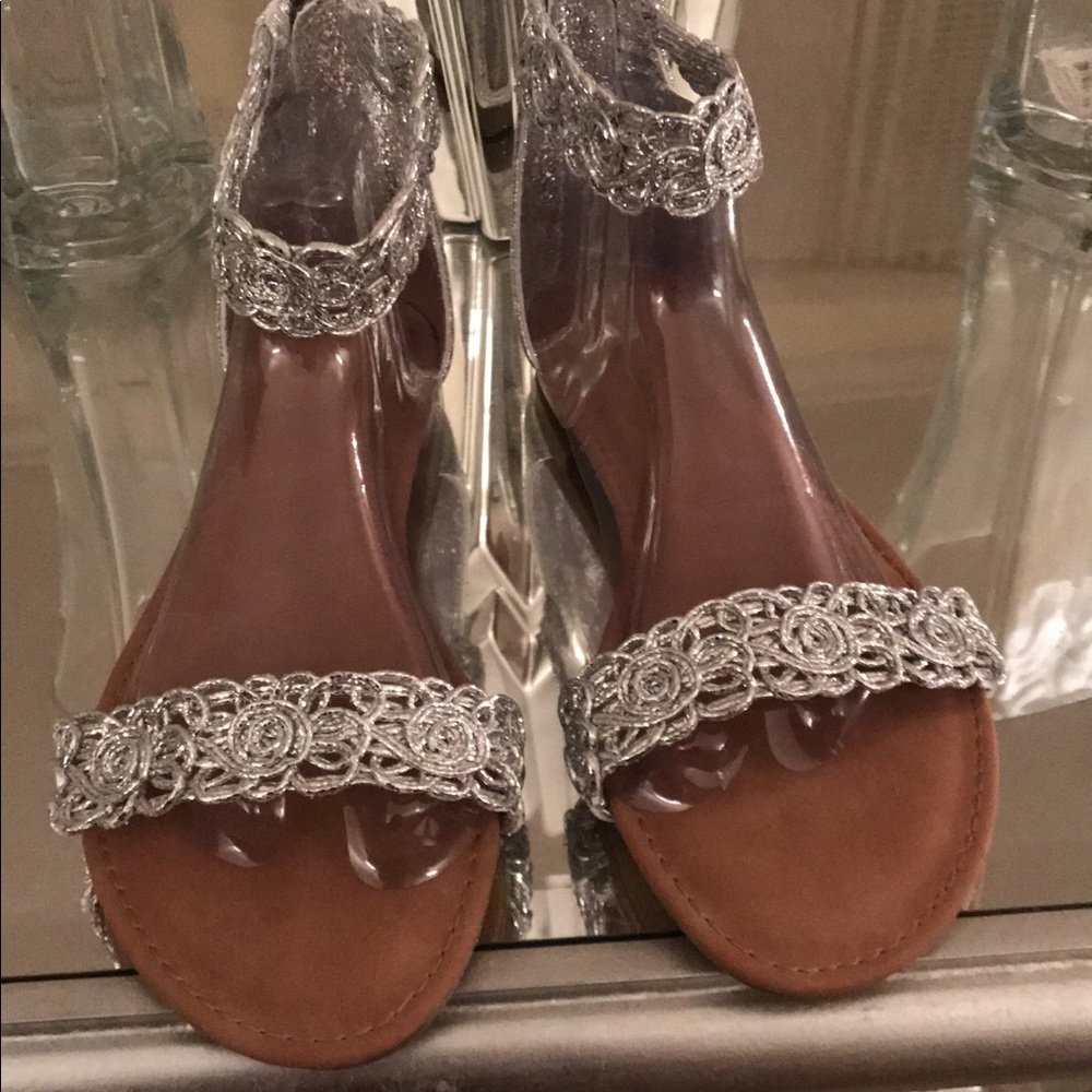 BAMBOO SILVER SANDALS(NEW IN BOX) ‼️NO OFFERS‼️ - Picture 2 of 8